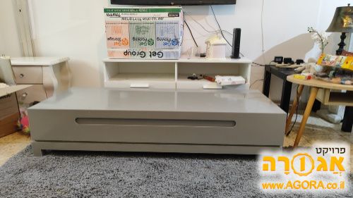 שולחן סלון במצב מעולה