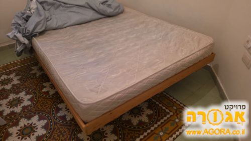 מיטה זוגית ומזרון זוגי