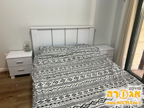 סט מיטה 140*200 עץ לבן עם שידות תואמות