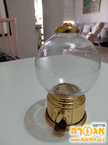 מתקן סוכריות קטן
