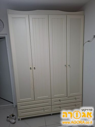 ארון בגדים