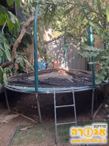 טרמפולינה לחצר
