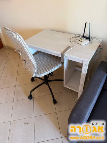 שולחן מחשב וכיסא