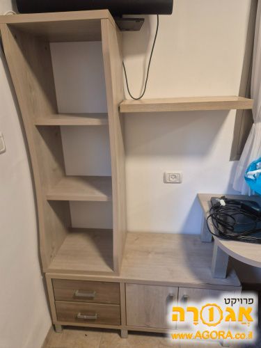 שולחן וארונית לחדר ילדים