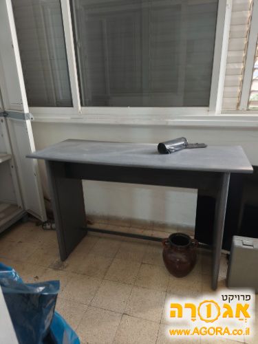 שולחן
