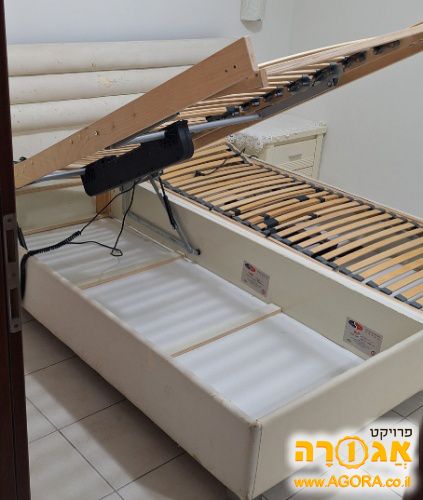 מיטה זוגית מתכווננת