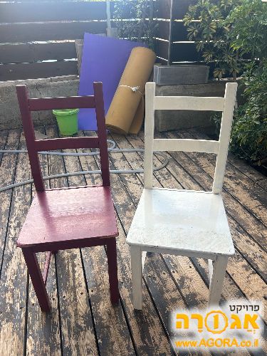 כיסאות מעץ