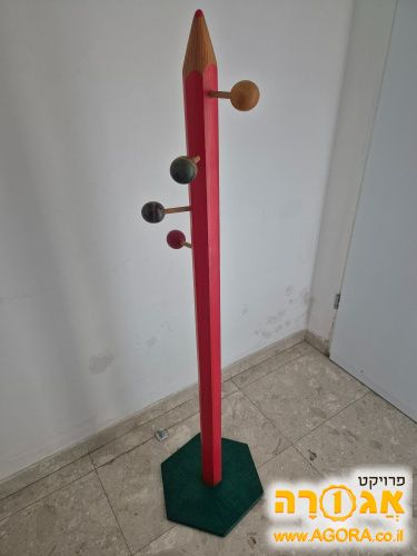 מעמד בגדים לחדר ילדים