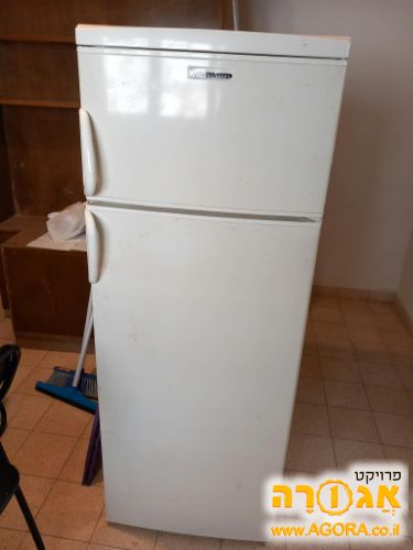 מקרר, תנור אפיה, מכונת כביסה, וארונית