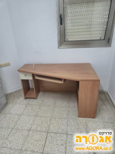 שולחן מחשב