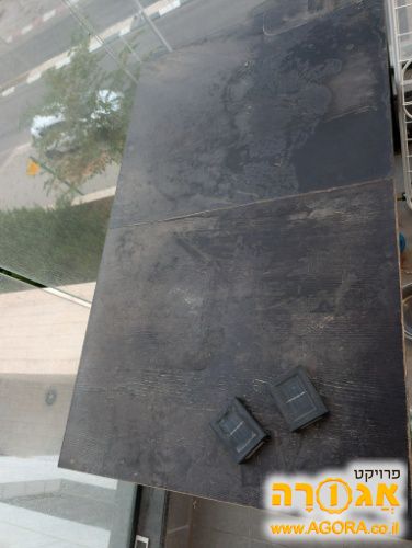 שולחן נפתח