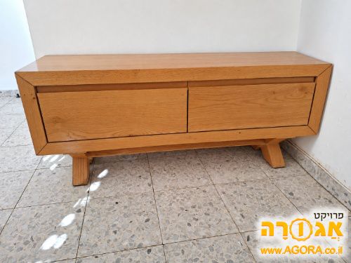 שולחן פינת אוכל + מזנון + שולחן סלון