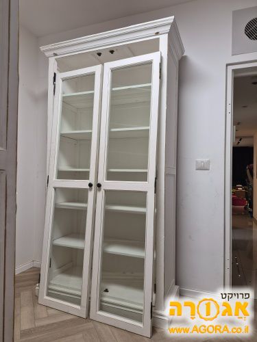 ארונות ויטרינה
