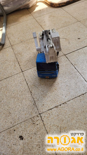 משאית צעצוע