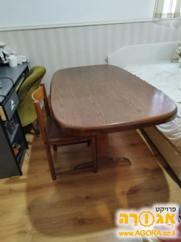 שולחן אוכל נפתח
