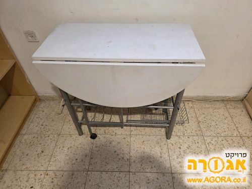 שולחן נפתח