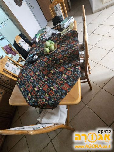 שולחן אוכל