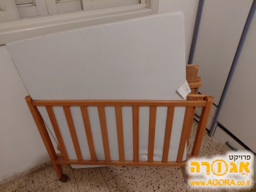 לול עץ עם מזרון