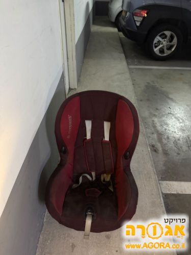 כיסא לתינוק לרכב