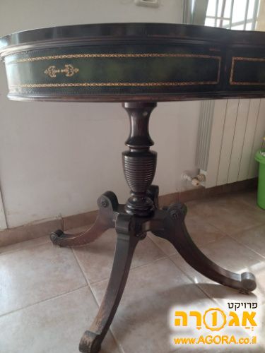 שולחן עתיק