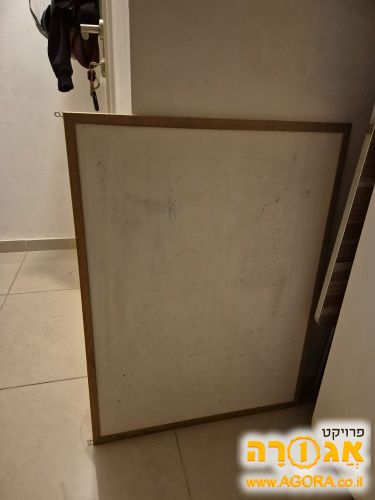 לוח מחיק בינוני-גדול