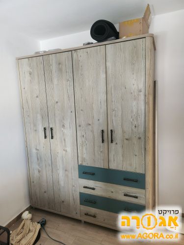 ארון בגדים