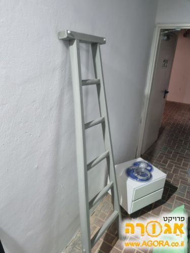 סולם נוי לתליית חפצים