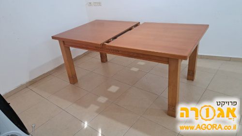 שולחן אוכל