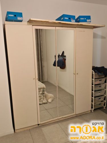 ארון בגדים