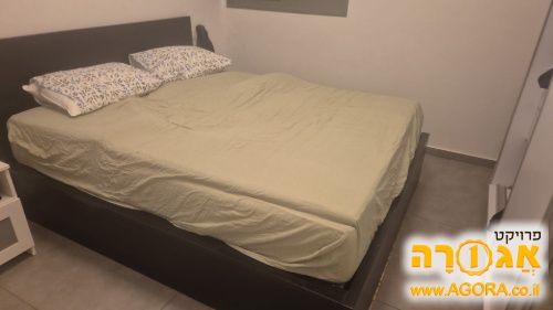 מיטה זוגית ראש עץ