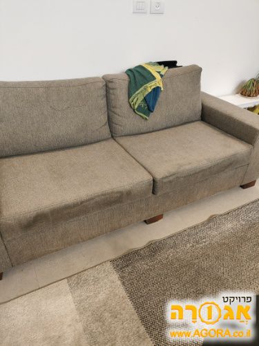 ספה תלת מושבית