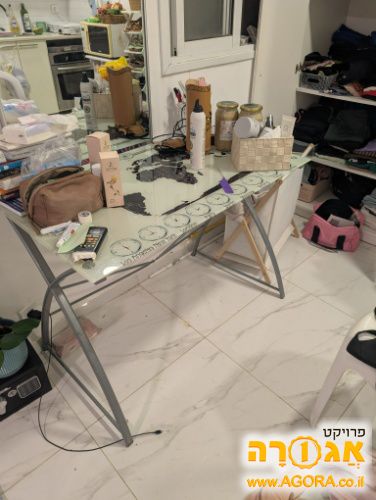 שולחן