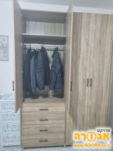 ארון בגדים 4 דלתות ו-4 מגירות