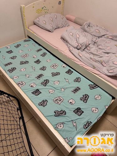 מיטת ילדים נפתחת