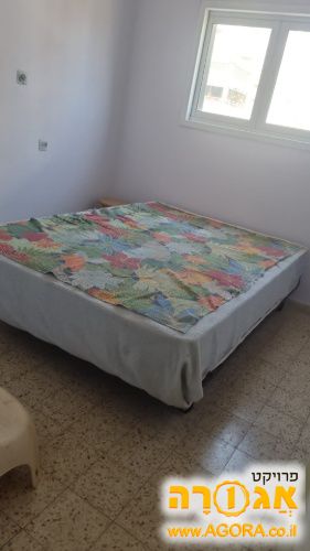 מיטה זוגית עם תא מצעים