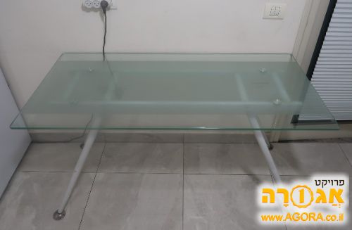 שולחן זכוכית
