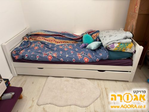 מיטת יחיד