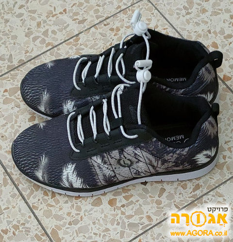 נעלי הליכה