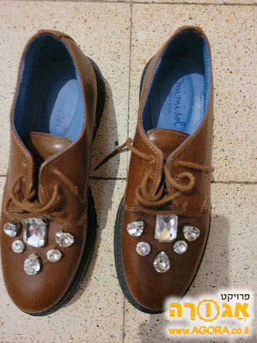 זוג נעלי נשים