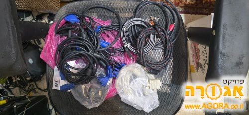 אוסף כבלי HDMI ו VGA