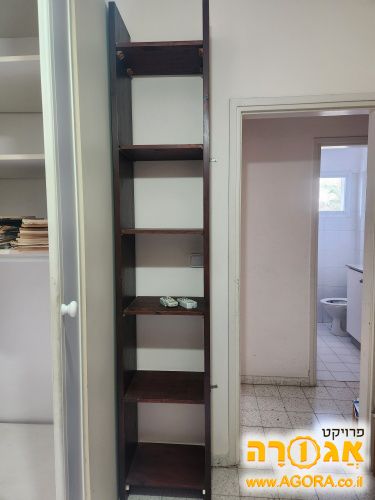כוננית ספרים