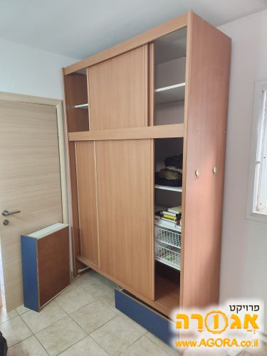 ארון בגדים