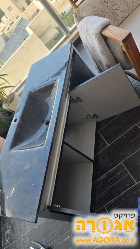 ארון אמבטיה וכיור