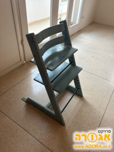 סולם קטן מעץ