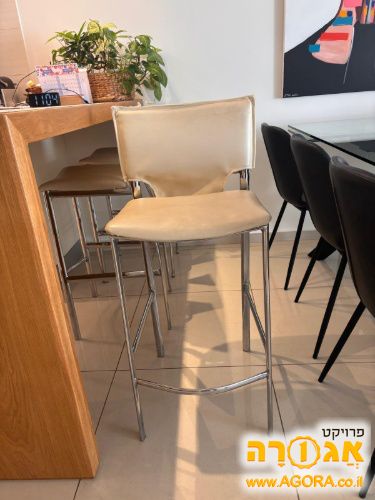 4 כסאות בר