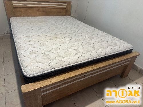 מזרון זוגי במצב מעולה