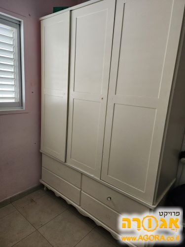 ארון בגדים