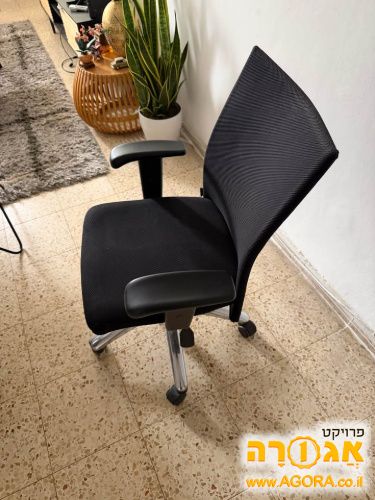 כיסא מנהלים