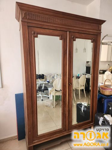 ארון ענתיקה חזק וישן