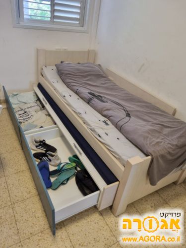 מיטת ילדים נפתחת
